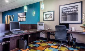 Holiday Inn Express & Suites Roanoke Rapids SE