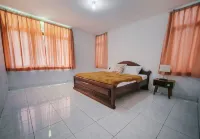 Green Villa by Vila Istana Bunga Hotell i Kertawangi