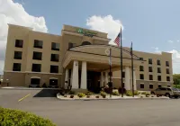 Holiday Inn Express Somerset Các khách sạn ở Somerset