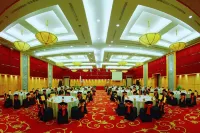 Grand Basko Hotel Padang Hotels in Katapiang
