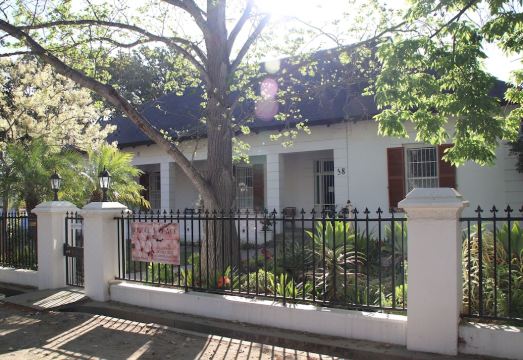 Petal's Place Hotel Overview