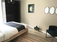 Luxury Large 4 Beds, 3 Balconies, 110 m2 - Parking Hotels in Alzingen