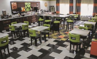 La Quinta Inn & Suites by Wyndham Prattville
