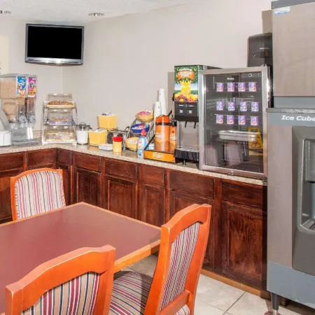 Days Inn by Wyndham Fort Wayne
