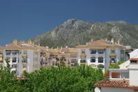 Pensión Aduar Hotels near Ocean Club Marbella