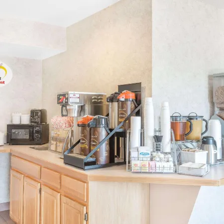 Super 8 by Wyndham Canandaigua