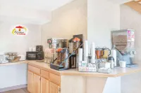 Super 8 by Wyndham Canandaigua - Wi-Fi
