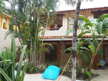 Ten North Tamarindo Beach Hotel Отели в г. Тамариндо