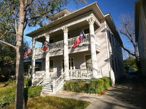 Brackenridge House Bed and Breakfast