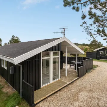 "Mads" - 950m from the Sea