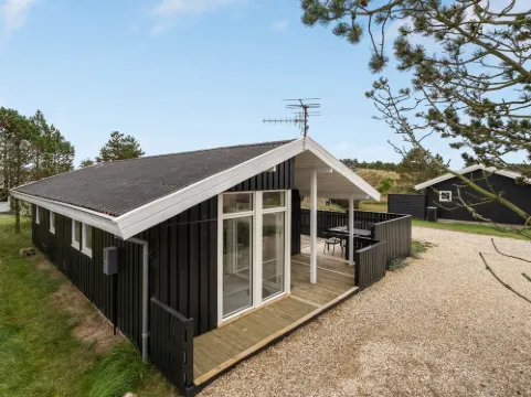 "Mads" - 950m from the Sea