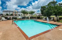 Quality Suites Sherman - Pools
