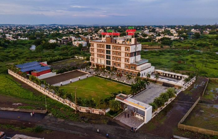 Hotel Chandradeep Regency