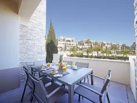 Pine Hills Esmeralda