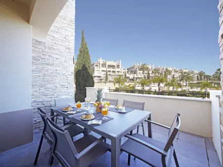 Pine Hills Esmeralda