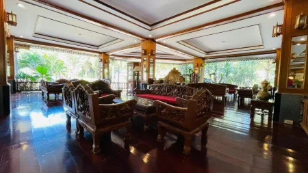 Baan Rim Kwai Paerimnam Resort Отели рядом с достопримечательностью «Tham Kra Sae Bridge»