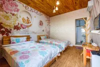 The Second Theme Inn in the World (Yunshuiyao Branch) Отели рядом с достопримечательностью «Вай-Вай-Вай»