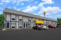 Super 8 by Wyndham Wooster - 2-Star