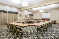 La Quinta Inn & Suites by Wyndham Gainesville Hotels in Gainesville