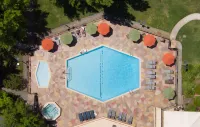 Red Lion Hotel Redding - Pools