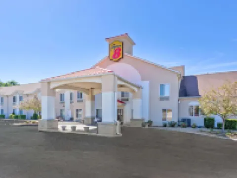 Super 8 by Wyndham Cloverdale IN Hotels in Cloverdale