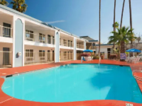 Travelodge by Wyndham Bakersfield Hoteles en Bakersfield