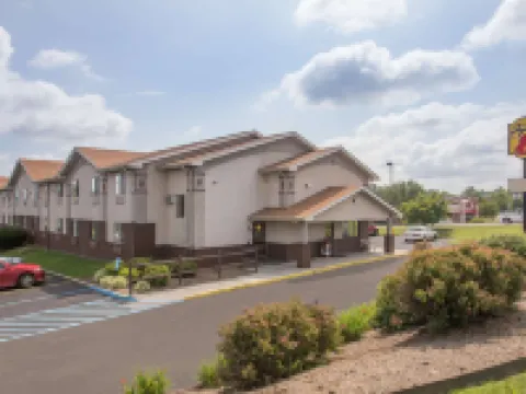 克里斯琴斯堡-布萊克斯堡地區温德姆速8酒店 克里斯琴斯堡酒店