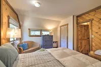 Boothbay Harbor Cabin w/ Spacious Deck & Yard! Hotel a Boothbay Harbor