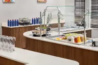 Staybridge Suites FORT WAYNE by IHG - breakfast