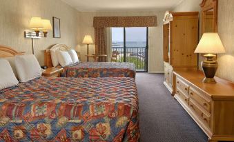 Days Inn by Wyndham Mackinaw City - Lakeview