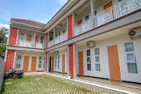 RedDoorz Syariah near Universitas Tidar Magelang Hotel dekat Stadion dr. H. Moch. Soebroto Kota Magelang