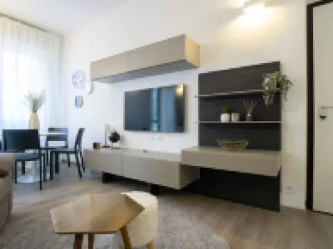 Charming & Modern 3Br Apt in the Heart of Asti アスティのホテル
