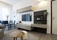 Charming and Modern Three-Bedroom Apartment in the Heart of the City of Asti Hotel di Asti