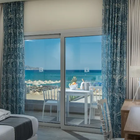 Paralos Lifestyle Beach Adults Only Отели рядом с достопримечательностью «Пляж Амудара»
