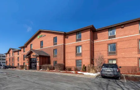 Extended Stay America Select Suites - des Moines - West des Moines Отели рядом с достопримечательностью «Clive Elementary School»