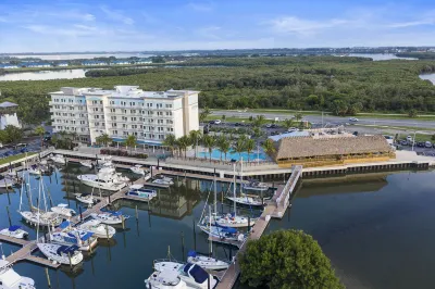 Compass Hotel by Margaritaville Anna Maria Sound Hotel in zona Dancing Crane Gallery