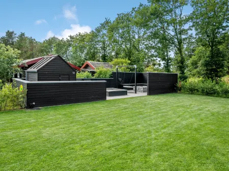 "Henrikke" - 500m to the Fjord