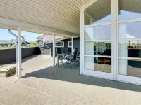 "Thrugils" - 800m from the Sea Hotels in Henne