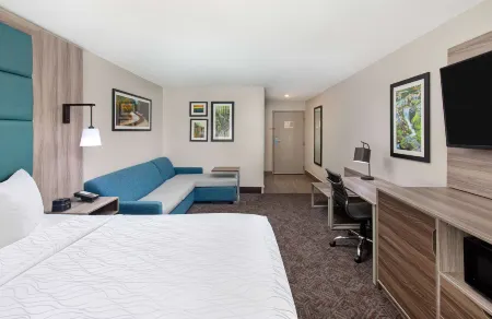 La Quinta Inn & Suites by Wyndham Pigeon Forge-Dollywood Отели в г. Пиджен Фордж