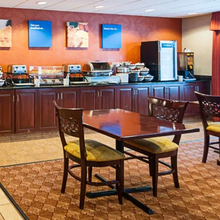 Comfort Inn & Suites Cambridge