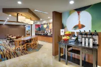 Spark by Hilton Salt Lake City Airport - Завтрак