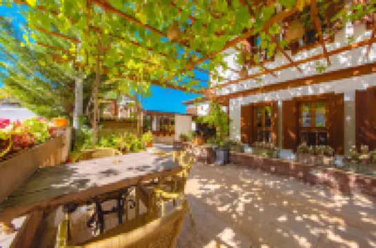 Cesmeli Konak Garden Hotel di 