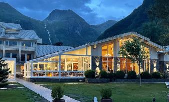 Rosendal Fjordhotel