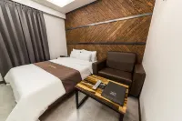 Yongin Top