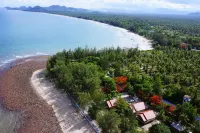 Rocky Point Resort Hotels in Thap Sakae