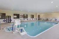 Comfort Inn & Suites Davenport - Quad Cities - Pools