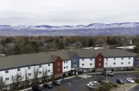 Candlewood Suites Boise - Towne Square Hotel berhampiran Walgreens