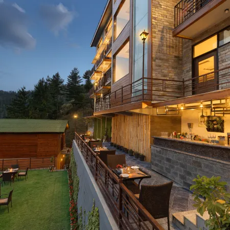 Justa Cliffend Resort & Spa, Mashobra