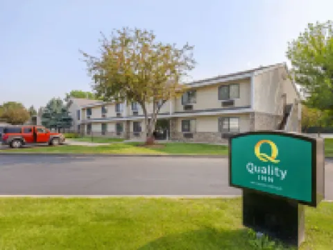 Quality Inn Hotels in Oshkosh