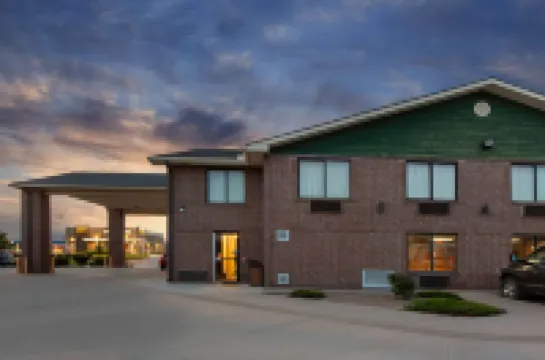 Super 8 by Wyndham Salina I-70 Hotels in Salina